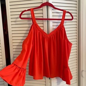 GB off the shoulder flowy top